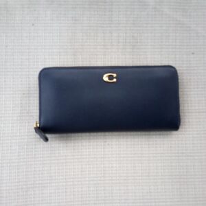 Coach Navy Blue Wallet CS032